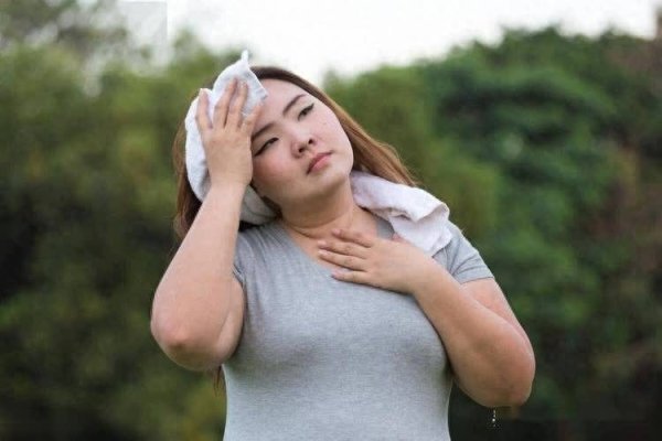 牛在线 三伏天一动就大汗淋漓？8月牢记“3要吃”养足阳气不虚汗
