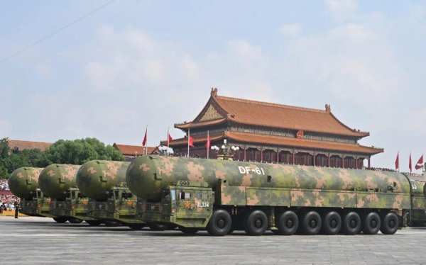 万达策略 “东风”-61震撼亮相，美国媒体反应来了